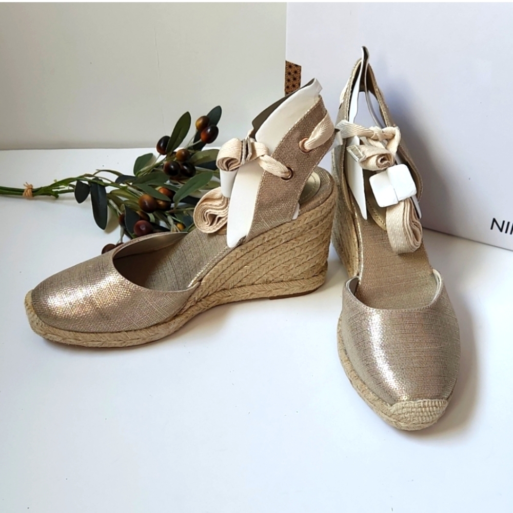 NWOT Nine West Espadrilles size 9½